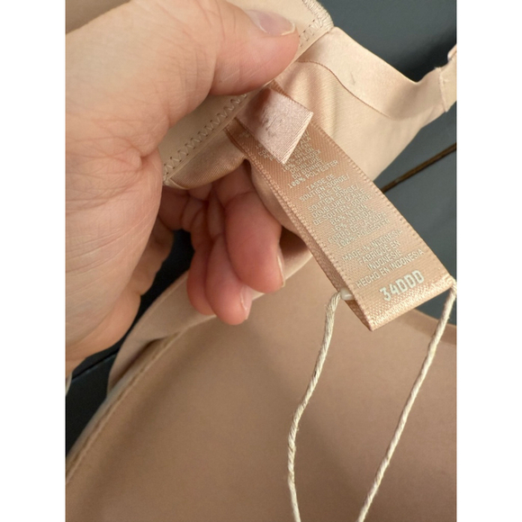 SKIMS Nude Bra - Picture 6 of 7